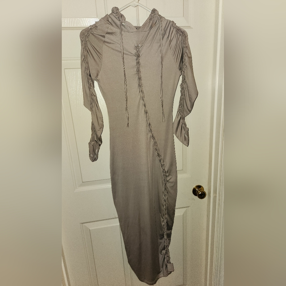 FASHION NOVA DRESS !! - Picture 2 of 5